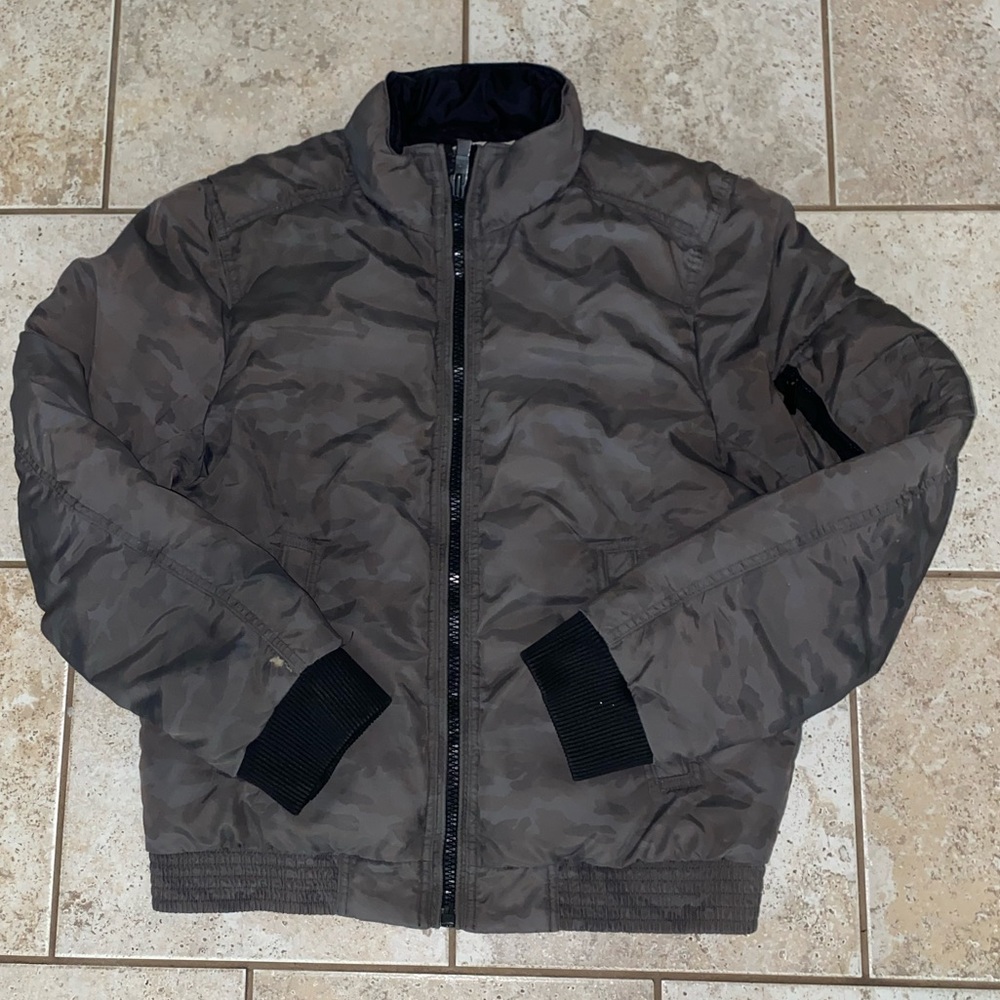 Calvin Klein Jeans Men’s Bomber/Flight Jacket, Dark Camo, Size M.